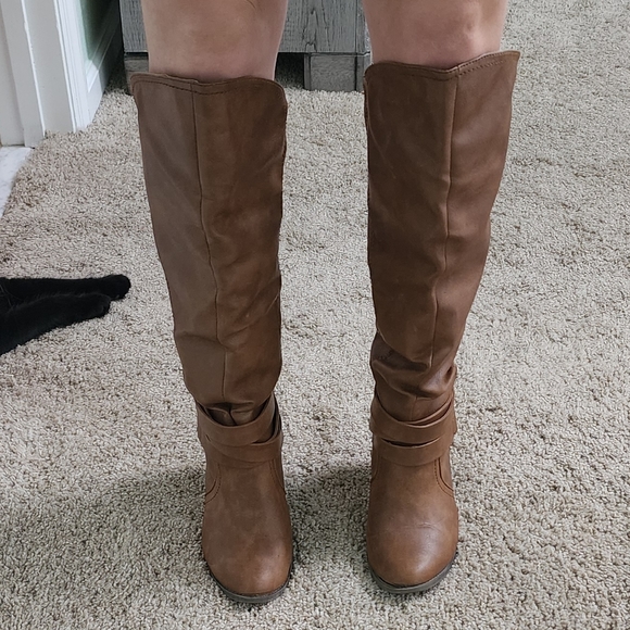 Brown Knee-high Boots - Picture 8 of 10